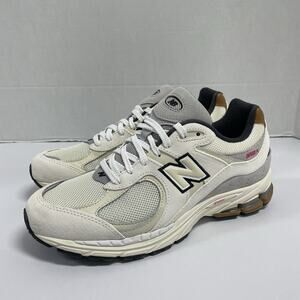 New Balance 2002R Warm Alpaca M2002RQW Size 8.5 Men White Suede Workout Sneakers
